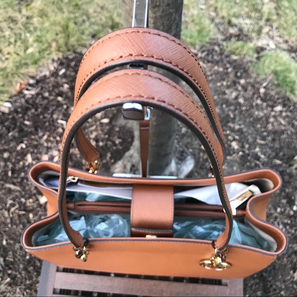 ❗️SOLD❗Michael Kors Sofia Large Tote Shoulder Bag - Picture 5 of 8